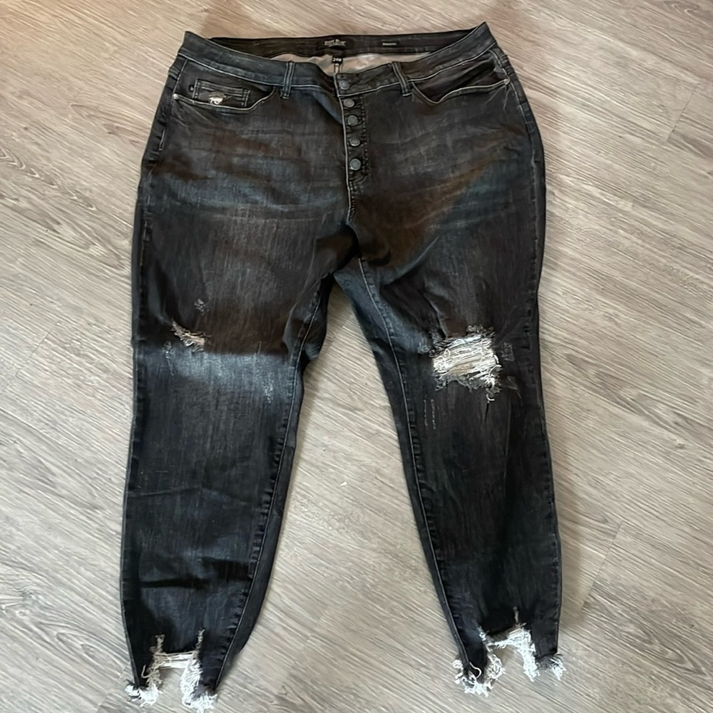Judy Blue Skinny Fit Lite‎ Black Distressed Jeans Size 24W